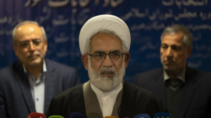 Iranul neaga ca a desfiintat politia moravurilor. Legea hijabului ar putea fi revizuita Iranul neaga ca a desfiintat politia moravurilor. Legea hijabului ar putea fi revizuita