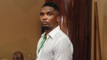 Motivul pentru care Samuel Eto'o a luat la bataie un fan, dupa partida dinte Brazilia si Coreea de Sud, de la Cupa Mondiala. Intrebarea care l-ar fi scos din sarite - VIDEO 