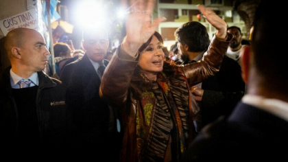 Vicepresedintele argentinian, gasit vinovat de o frauda de 1 miliard de dolari, condamnat la 6 ani de inchisoare Vicepresedintele argentinian, gasit vinovat de o frauda de 1 miliard de dolari, condamnat la 6 ani de inchisoare