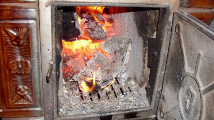 Trei copii au ajuns la spital, dupa ce s-ar fi intoxicat cu monoxit de carbon emanat de la soba, la Taraclia. Precizarile IGSU Trei copii au ajuns la spital, dupa ce s-ar fi intoxicat cu monoxit de carbon emanat de la soba, la Taraclia. Precizarile IGSU