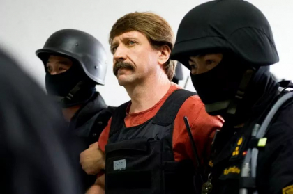 Primul interviu al lui Viktor Bout, „Negustorul mortii": Occidentul vrea sa distruga si sa dezbine Rusia
Primul interviu al lui Viktor Bout, „Negustorul mortii": Occidentul vrea sa distruga si sa dezbine Rusia