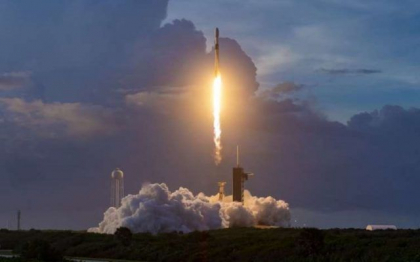 O sonda privata japoneza a fost lansata spre Luna. Lansarea, efectuata de o racheta SpaceX