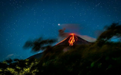 Vulcanul Fuego din Guatemala intra intr-o noua faza de eruptie, dupa ce in 2018 a provocat moartea a peste 200 de persoane