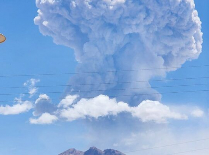 Vulcanul Lascar, dintr-o zona turistica din Chile, inregistreaza o crestere a activitatii. Autoritatile au crescut alerta vulcanica - VIDEO
