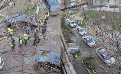 Momentul in care tanarul care a lovit doi politisti de patrulare cu masina a fost prins de politie - FOTO/VIDEO Momentul in care tanarul care a lovit doi politisti de patrulare cu masina a fost prins de politie - FOTO/VIDEO