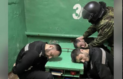 Detinutii rusi, abuzati fizic si santajati sa mearga sa lupte in Ucraina - VIDEO Detinutii rusi, abuzati fizic si santajati sa mearga sa lupte in Ucraina - VIDEO