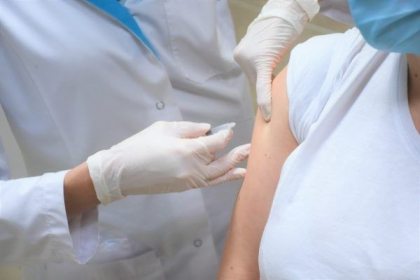 O femeie din Causeni ar fi murit, dupa ce i s-ar fi administrat un vaccin antigripal. Rudele acuza medicul de neglijenta - VIDEO O femeie din Causeni ar fi murit, dupa ce i s-ar fi administrat un vaccin antigripal. Rudele acuza medicul de neglijenta - VIDEO
