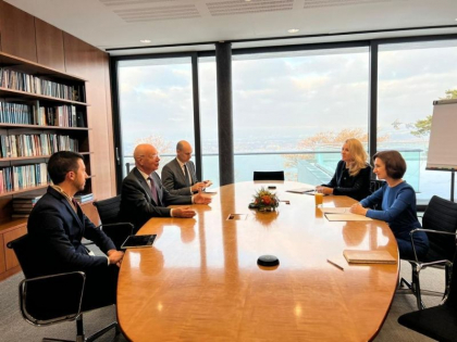Situatia din Moldova - discutata de presedintele tarii Maia Sandu si presedintele executiv al Forumului Economic Mondial, Profesorul Klaus Schwab, la Geneva - FOTO Situatia din Moldova - discutata de presedintele tarii Maia Sandu si presedintele executiv al Forumului Economic Mondial, Profesorul Klaus Schwab, la Geneva - FOTO