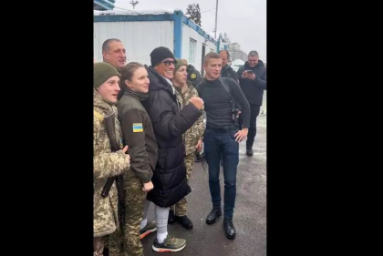 Jean-Claude Van Damme a vizitat armata ucraineana: „Slava Ucrainei! Mai repetam o data?” - VIDEO