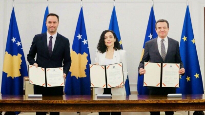 Kosovo cere oficial aderarea la UE. Serbia a anuntat ca va incerca sa obtina respingerea cererii