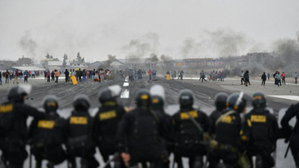 Stare de urgenta in Peru, dupa violentele soldate cu morti si sute de raniti - FOTO Stare de urgenta in Peru, dupa violentele soldate cu morti si sute de raniti - FOTO