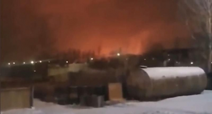 Explozie masiva la o importanta rafinarie din Siberia. Cel putin doi morti si doi raniti - VIDEO