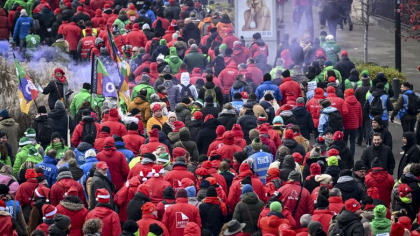 Proteste masive in Bruxelles din cauza cresterii preturilor. „Cand te intorci acasa vrei sa ai cald, nu sa calculezi cum faci economie” Proteste masive in Bruxelles din cauza cresterii preturilor. „Cand te intorci acasa vrei sa ai cald, nu sa calculezi cum faci economie”