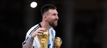 O imagine pentru eternitate! Momentul in care Lionel Messi a sarutat Cupa Mondiala s-a viralizat in timp record - FOTO