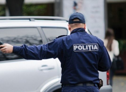 Doi politisti din cadrul INSP - denuntati de un sofer de la care ar fi cerut mita. CNA: „Sunt cercetati penal”