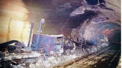 Tragedie in Afganistan pe cel mai inalt drum de pe planeta. 19 oameni au murit dupa explozia unui camion plin cu benzina
Tragedie in Afganistan pe cel mai inalt drum de pe planeta. 19 oameni au murit dupa explozia unui camion plin cu benzina