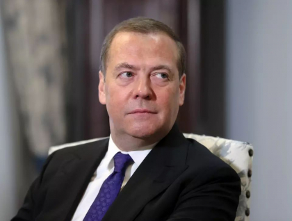 Medvedev cere Marii Britanii sa „restituie” Argentinei Insulele Malvine