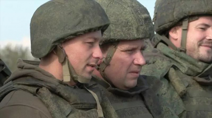 Rusia transfera trupe si echipament militar mai aproape de granita Belarusului cu Ucraina
Rusia transfera trupe si echipament militar mai aproape de granita Belarusului cu Ucraina