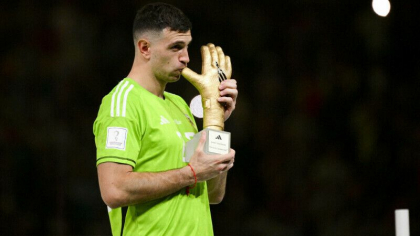 Argentinianul Emiliano Martinez continua sa il ironizeze pe starul francez Kylian Mbappe. Fotografia care a uimit internetul