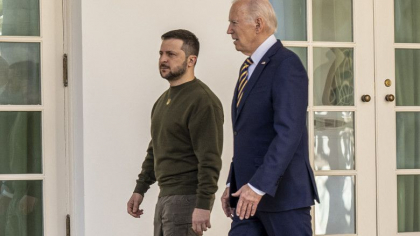 Ce cadou a primit Biden de la Zelenski. „Nemeritat, dar foarte apreciat” Ce cadou a primit Biden de la Zelenski. „Nemeritat, dar foarte apreciat”