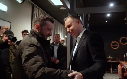 Pe drumul de intoarcere din SUA, Volodimir Zelenski a aterizat in Polonia, unde s-a intalnit cu presedintele Andrzej Duda - VIDEO Pe drumul de intoarcere din SUA, Volodimir Zelenski a aterizat in Polonia, unde s-a intalnit cu presedintele Andrzej Duda - VIDEO