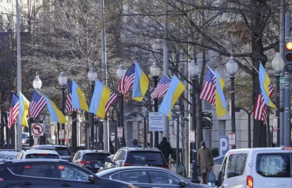Securitate ridicata si steaguri ucrainene intr-o zi speciala la Washington Securitate ridicata si steaguri ucrainene intr-o zi speciala la Washington
