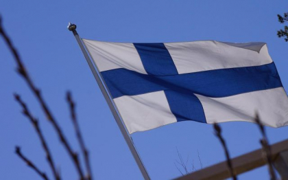 Finlanda ii cere Rusiei sa garanteze siguranta ambasadei sale din Moscova, dupa ce mai multe persoane mascate au aruncat baroase in curtea reprezentantei diplomatice
