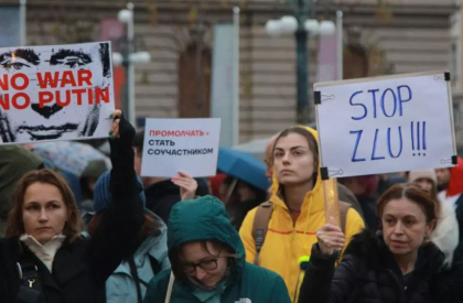 Rusii din Serbia protesteaza la Belgrad impotriva razboiului lui Putin - VIDEO 