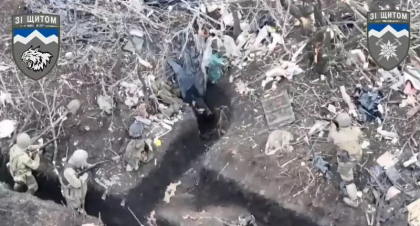 „Singura decizie corecta”: Cum s-a predat un grup de soldati rusi dupa ce a fost luat prin surprindere de vanatorii de munte ucraineni - VIDEO „Singura decizie corecta”: Cum s-a predat un grup de soldati rusi dupa ce a fost luat prin surprindere de vanatorii de munte ucraineni - VIDEO