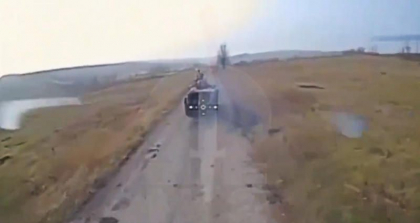 O coloana blindata ruseasca s-a „impotmolit” in Donetk dupa ce a fost lovita cu drone, Javeline si sisteme Stugna-P - VIDEO