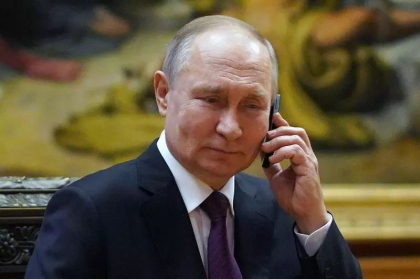 Vladimir Putin ar fi vorbit la telefon cu o fetita din Ucraina si i-a cerut castraveti de Anul Nou - VIDEO Vladimir Putin ar fi vorbit la telefon cu o fetita din Ucraina si i-a cerut castraveti de Anul Nou - VIDEO