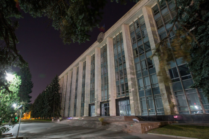 Maine, la ora 18:00, vor fi stinse luminile din cladirea Guvernului, dar si din alte institutii. Prim-ministru: „Semn de solidaritate cu prietenii nostri din Ucraina”