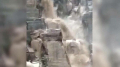 Potop in Iordania. Turistii au fost evacuati de urgenta din cunoscutul sit arheologic Petra Potop in Iordania. Turistii au fost evacuati de urgenta din cunoscutul sit arheologic Petra