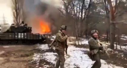 Cum da lovitura de gratie un T-64BV ucrainean unui tanc rusesc - VIDEO
