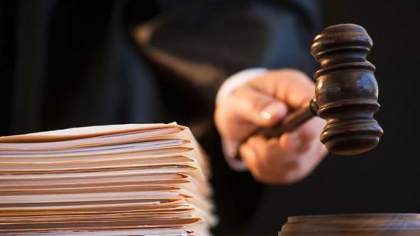 Doi politisti - trimisi pe banca acuzatilor, dupa ce ar fi utilizat violenta fizica si psihica asupra unei persoane, la Criuleni. Ce pedeapsa risca acestia Doi politisti - trimisi pe banca acuzatilor, dupa ce ar fi utilizat violenta fizica si psihica asupra unei persoane, la Criuleni. Ce pedeapsa risca acestia