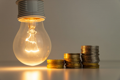 Lumina s-ar putea ieftini. Premier Energy si FEE Nord solicita ANRE micsorarea tarifului pentru energia electrica. Cat ar putea achita consumatorii /DOC Lumina s-ar putea ieftini. Premier Energy si FEE Nord solicita ANRE micsorarea tarifului pentru energia electrica. Cat ar putea achita consumatorii /DOC