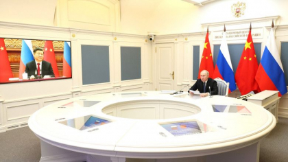 Xi Jinping i-a spus lui Putin ca drumul pana la negocieri de pace cu Ucraina nu va fi lipsit de obstacole
Xi Jinping i-a spus lui Putin ca drumul pana la negocieri de pace cu Ucraina nu va fi lipsit de obstacole