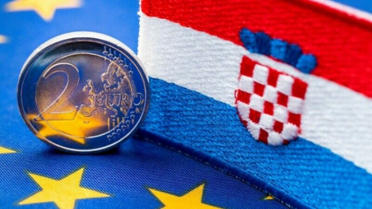 Croatia, ultima tara care a intrat in UE, devine membra a zonei euro si a spatiului Schengen la 1 ianuarie
Croatia, ultima tara care a intrat in UE, devine membra a zonei euro si a spatiului Schengen la 1 ianuarie