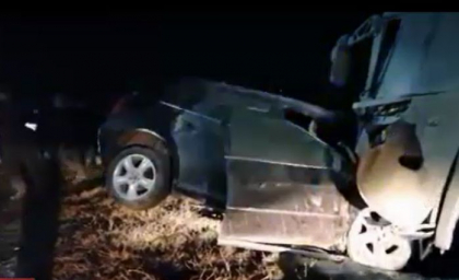 O persoana a murit si mai multe au fost ranite, dupa ce un automobil s-a ciocnit cu un microbuz in care se aflau moldoveni, la Iasi. Precizarile politiei romane 
