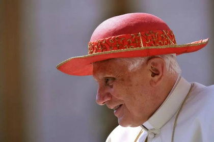 ULTIMA ORA. A murit Papa Benedict al XVI-lea ULTIMA ORA. A murit Papa Benedict al XVI-lea