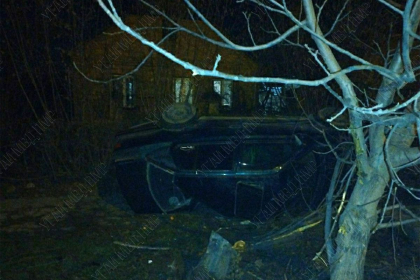 Accident la Tiraspol. Trei tineri - transportati la spital, dupa ce automobilul in care se aflau a fost lovit de o masina de taxi. Care este starea acestora - FOTO