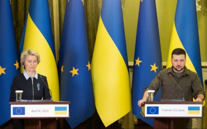 Zelenski, dupa o convorbire cu Ursula von der Leyen: Ucraina asteapta prima transa a ajutorului financiar european de 18 miliarde de euro
Zelenski, dupa o convorbire cu Ursula von der Leyen: Ucraina asteapta prima transa a ajutorului financiar european de 18 miliarde de euro