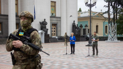 Este oficial. Summitul UE-Ucraina nu va avea loc la Bruxelles, ci la Kiev. Von der Leyen si Zelenski au stabilit telefonic data Este oficial. Summitul UE-Ucraina nu va avea loc la Bruxelles, ci la Kiev. Von der Leyen si Zelenski au stabilit telefonic data