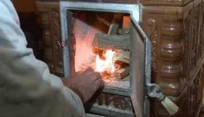 La un pas de tragedie. Doua persoane au ajuns la spital, dupa ce s-au intoxicat cu monoxid de carbon emanat de la soba, la Causeni La un pas de tragedie. Doua persoane au ajuns la spital, dupa ce s-au intoxicat cu monoxid de carbon emanat de la soba, la Causeni