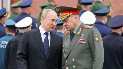 Putin ii ordona lui Soigu sa prezinte un raport privind masurile Ministerului Apararii pentru aprovizionarea trupelor Putin ii ordona lui Soigu sa prezinte un raport privind masurile Ministerului Apararii pentru aprovizionarea trupelor