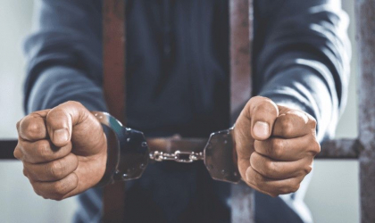 Isi va petrece urmatorii 10 ani dupa gratii, dupa ce a incercat sa omoare doua persoane. Un barbat - condamnat la Glodeni. Cum s-a intamplat totul Isi va petrece urmatorii 10 ani dupa gratii, dupa ce a incercat sa omoare doua persoane. Un barbat - condamnat la Glodeni. Cum s-a intamplat totul