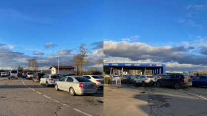 Aglomeratie la frontiera cu Romania in ajun de Craciun pe stil vechi. Zeci de masini asteapta sa intre, dar si sa iasa din tara, la vama Leuseni  - FOTO 