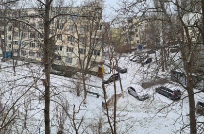 A venit iarna in Moldova. Fulgii au acoperit cu un strat subtire pamantul - FOTO
