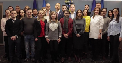 Felicitare neobisnuita din partea Delegatia UE. Cu zambete si emotii pozitive acestia au dezvaluit reteta unui Craciun fericit - VIDEO