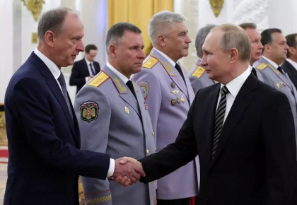 Succesorul aparent al lui Vladimir Putin sustine ca Rusia nu se afla in razboi cu Ucraina: „Toata povestea a fost inceputa la Washington”
Succesorul aparent al lui Vladimir Putin sustine ca Rusia nu se afla in razboi cu Ucraina: „Toata povestea a fost inceputa la Washington”